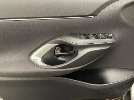 TOYOTA YARIS CROSS I - voiture d'occasion - Photo 19