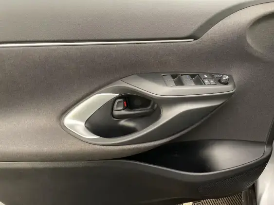 TOYOTA YARIS CROSS I - voiture d'occasion - Photo 19