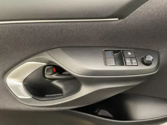 TOYOTA YARIS IV - voiture d'occasion - Photo 17