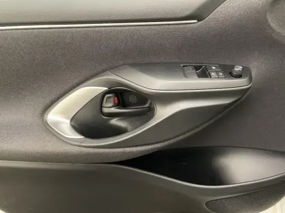 TOYOTA YARIS IV - voiture d'occasion - Photo 19