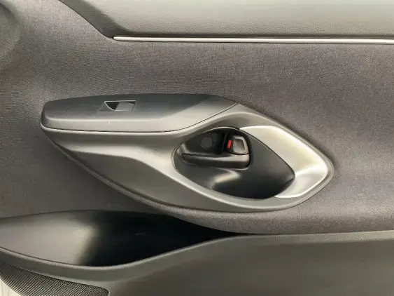 TOYOTA YARIS IV - voiture d'occasion - Photo 20