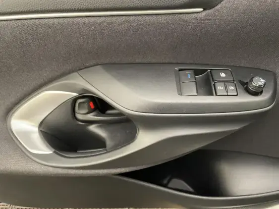 TOYOTA YARIS IV - voiture d'occasion - Photo 17