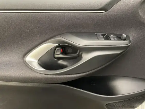 TOYOTA YARIS IV - voiture d'occasion - Photo 19