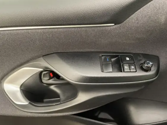 TOYOTA YARIS IV - voiture d'occasion - Photo 17