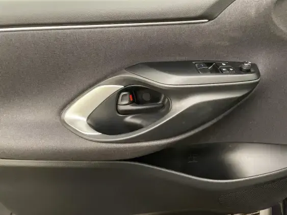 TOYOTA YARIS IV - voiture d'occasion - Photo 19