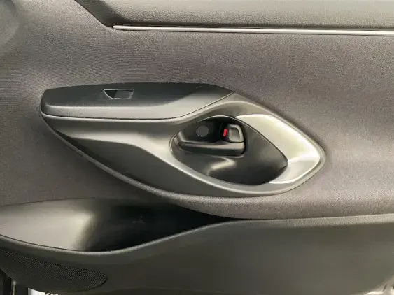 TOYOTA YARIS IV - voiture d'occasion - Photo 20