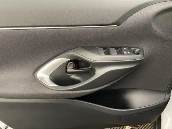 TOYOTA YARIS IV - voiture d'occasion - Photo 19
