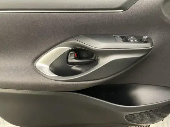 TOYOTA YARIS IV - voiture d'occasion - Photo 19