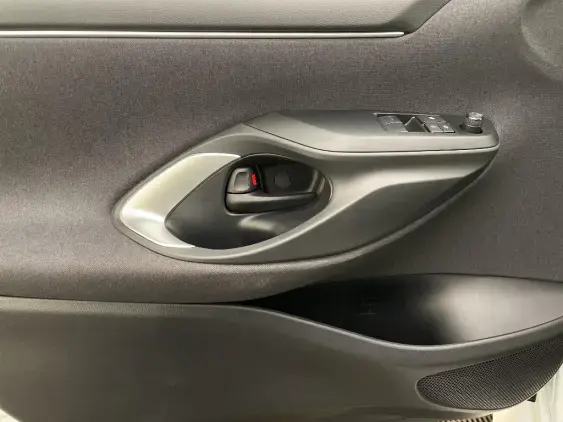 TOYOTA YARIS IV - voiture d'occasion - Photo 19