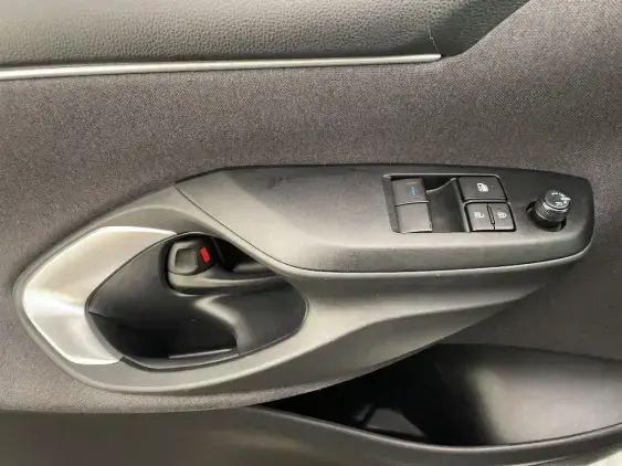 TOYOTA YARIS IV - voiture d'occasion - Photo 17