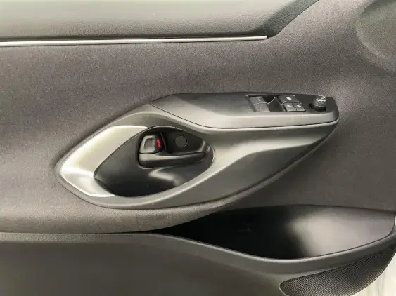 TOYOTA YARIS IV - voiture d'occasion - Photo 19