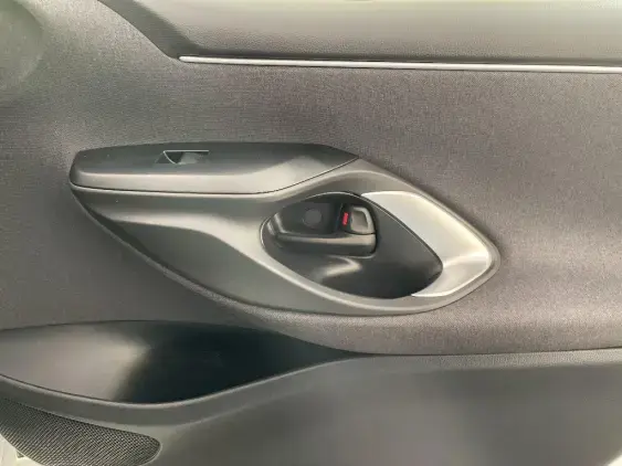 TOYOTA YARIS IV - voiture d'occasion - Photo 20