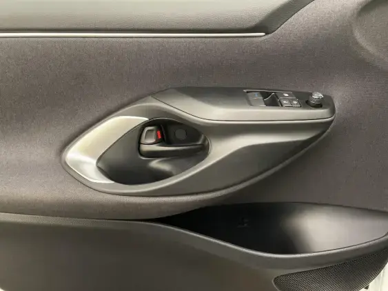 TOYOTA YARIS IV - voiture d'occasion - Photo 19