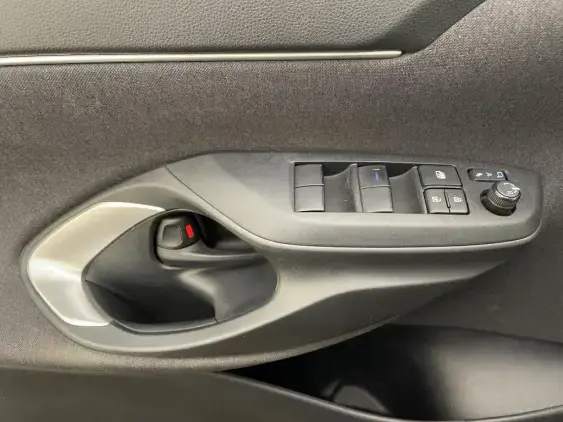 TOYOTA YARIS CROSS I - voiture d'occasion - Photo 17