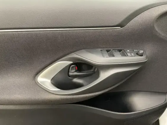 TOYOTA YARIS CROSS I - voiture d'occasion - Photo 19