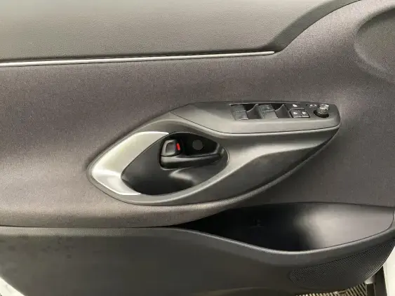 TOYOTA YARIS CROSS I - voiture d'occasion - Photo 19