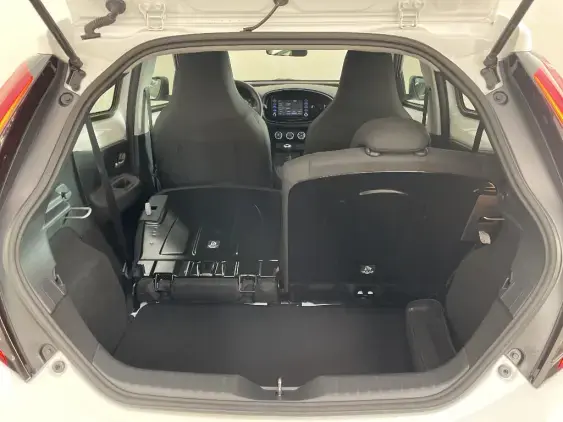 TOYOTA AYGO X - voiture d'occasion - Photo 16