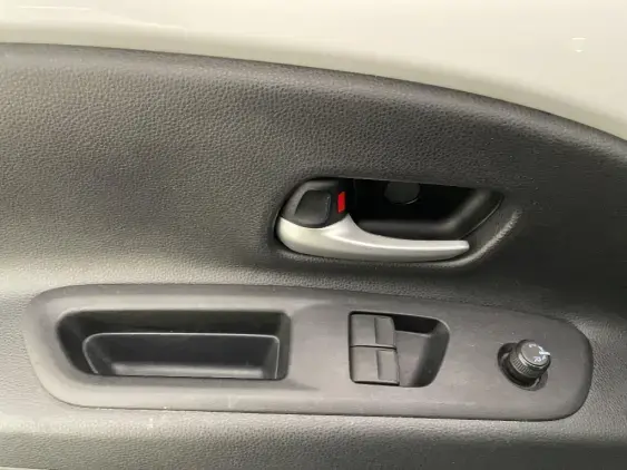 TOYOTA AYGO X - voiture d'occasion - Photo 17