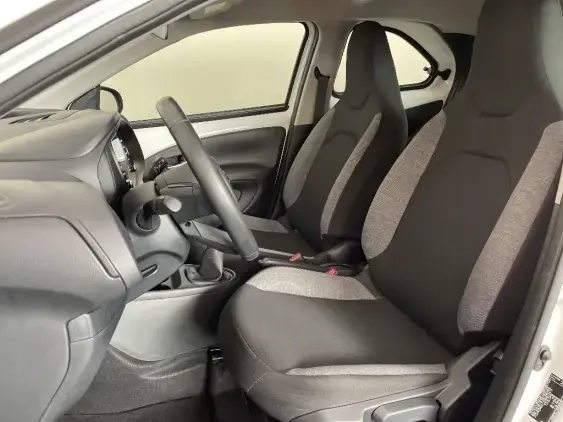 TOYOTA AYGO X - voiture d'occasion - Photo 18