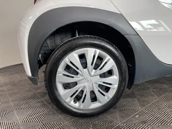 TOYOTA AYGO X - voiture d'occasion - Photo 25