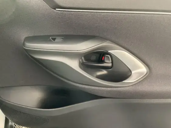 TOYOTA YARIS CROSS I - voiture d'occasion - Photo 20