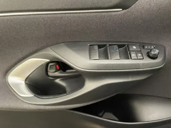 TOYOTA YARIS CROSS I - voiture d'occasion - Photo 17