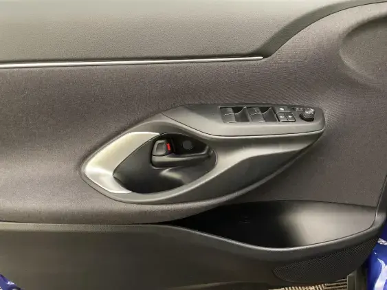 TOYOTA YARIS CROSS I - voiture d'occasion - Photo 19