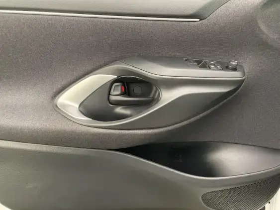 TOYOTA YARIS IV - voiture d'occasion - Photo 19