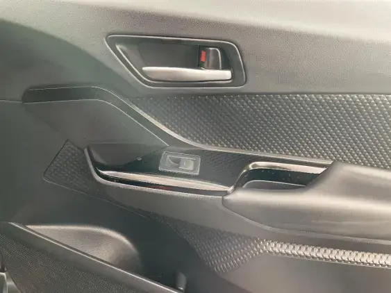 TOYOTA C-HR - voiture d'occasion - Photo 20