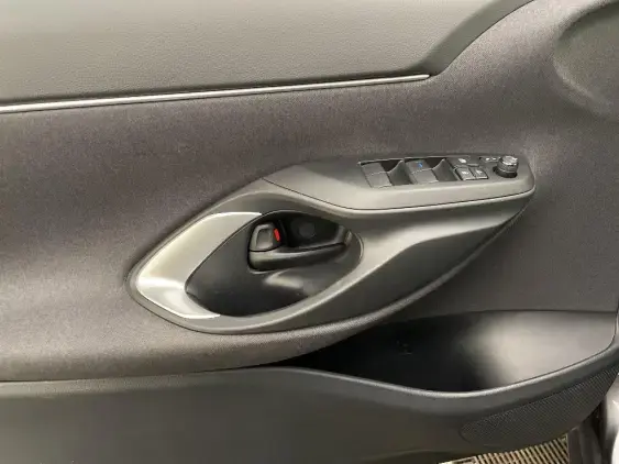 TOYOTA YARIS CROSS I - voiture d'occasion - Photo 19