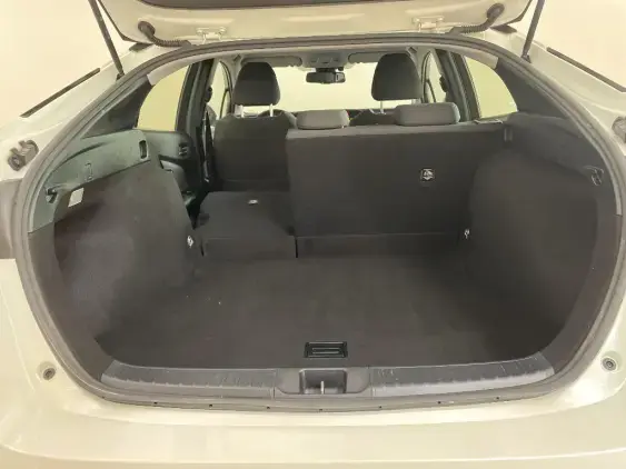 TOYOTA PRIUS IV - voiture d'occasion - Photo 16