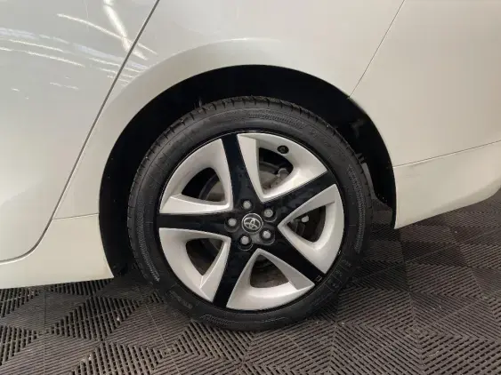 TOYOTA PRIUS IV - voiture d'occasion - Photo 24