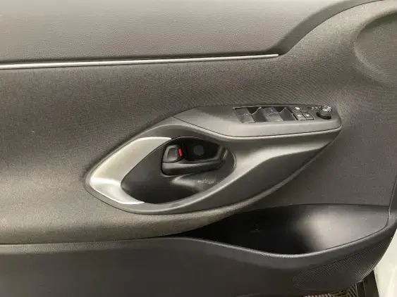 TOYOTA YARIS CROSS I - voiture d'occasion - Photo 19