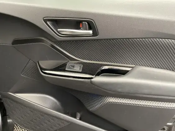 TOYOTA C-HR - voiture d'occasion - Photo 20