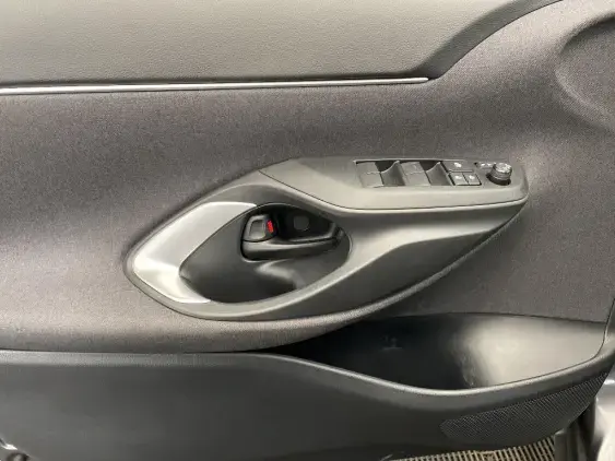 TOYOTA YARIS CROSS I - voiture d'occasion - Photo 19