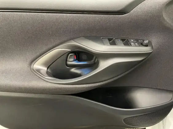 TOYOTA YARIS IV - voiture d'occasion - Photo 19