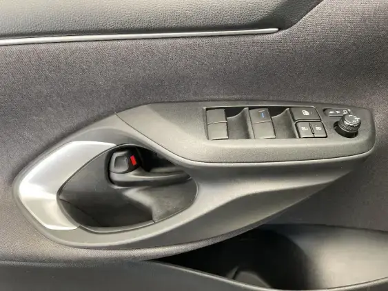 TOYOTA YARIS IV - voiture d'occasion - Photo 17