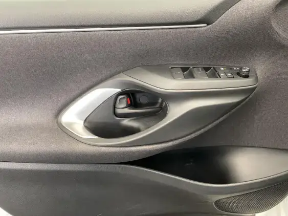 TOYOTA YARIS IV - voiture d'occasion - Photo 19