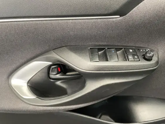 TOYOTA YARIS CROSS I - voiture d'occasion - Photo 17