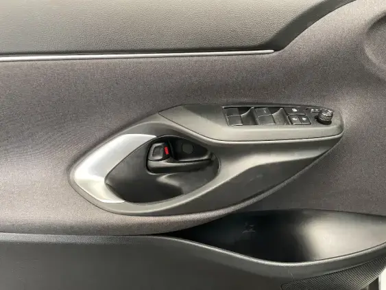 TOYOTA YARIS CROSS I - voiture d'occasion - Photo 19