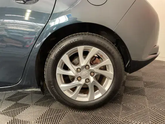 TOYOTA AURIS II - voiture d'occasion - Photo 24