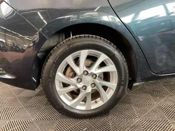 TOYOTA AURIS II - voiture d'occasion - Photo 25
