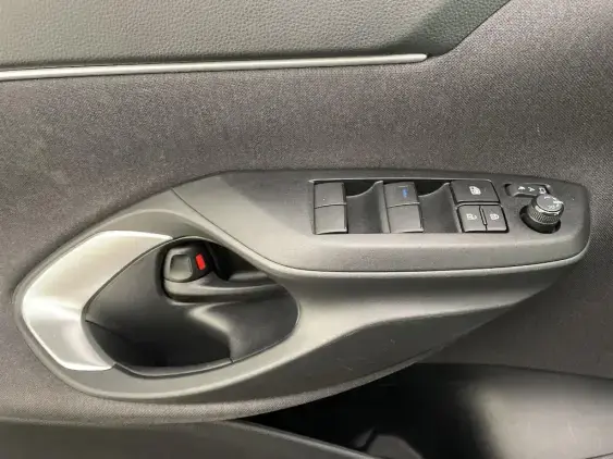 TOYOTA YARIS CROSS I - voiture d'occasion - Photo 17