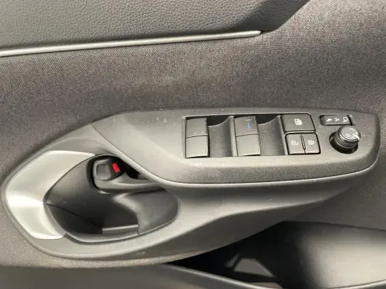 TOYOTA YARIS CROSS I - voiture d'occasion - Photo 17