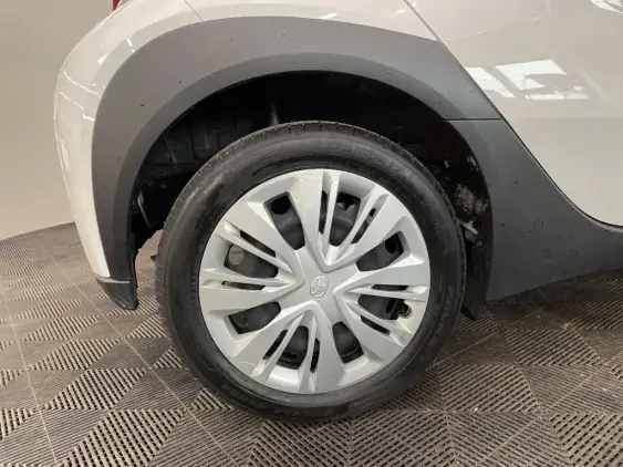 TOYOTA AYGO X - voiture d'occasion - Photo 25