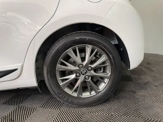 TOYOTA YARIS III - voiture d'occasion - Photo 24