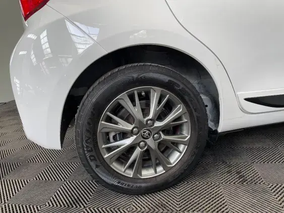 TOYOTA YARIS III - voiture d'occasion - Photo 25