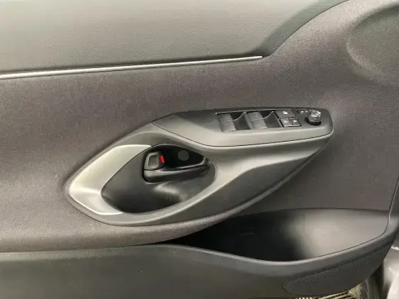 TOYOTA YARIS CROSS I - voiture d'occasion - Photo 19