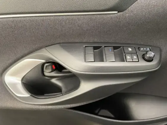 TOYOTA YARIS CROSS I - voiture d'occasion - Photo 17