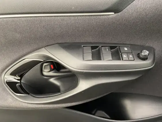 TOYOTA YARIS IV - voiture d'occasion - Photo 17